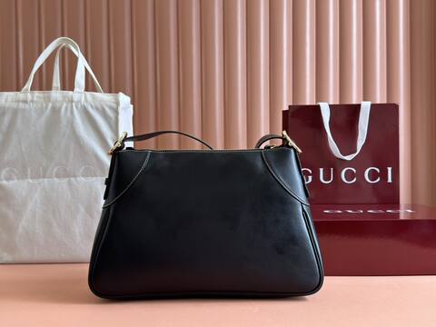 Gucci Black leather shoulder 1 1 Replica