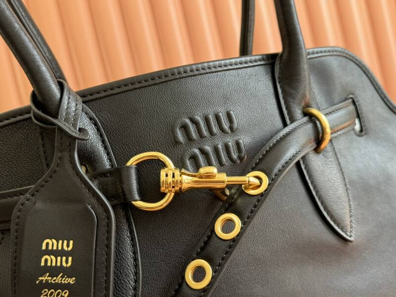 Miu Miu Black 40x30x16cm shoulder bag — Premium Replica