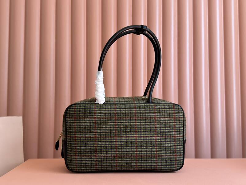 Miu Miu Black 34x23x12cm shoulder bag — 1:1 Replica