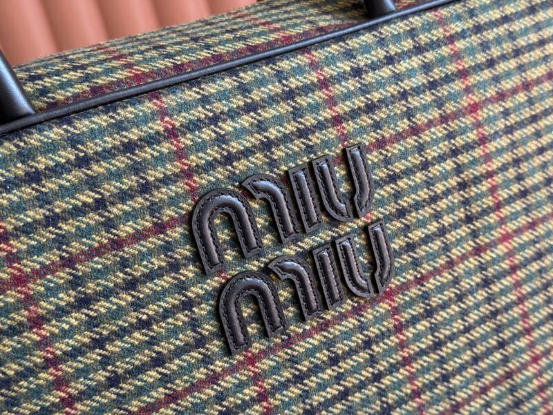 Miu Miu Black 34x23x12cm shoulder bag — 1:1 Replica