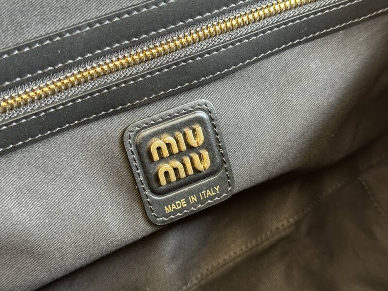 Miu Miu Black 34x23x12cm shoulder bag — 1:1 Replica