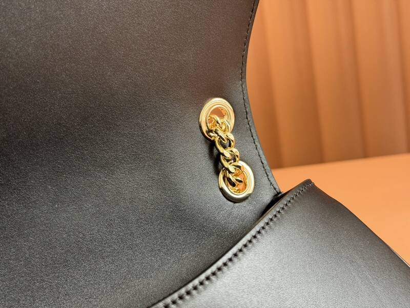 Gucci Blondie Black shoulder — Premium Replica