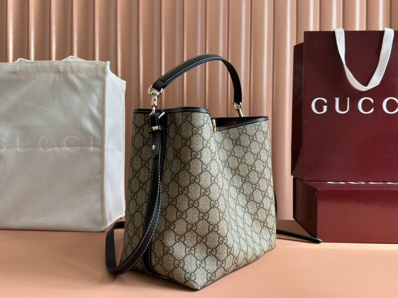 Gucci GG Supreme beige brown with black leather trim shoulder — Top Quality Replica
