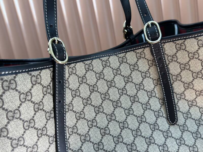 Gucci GG Emblem Beige GG canvas with black leather trim tote — Top Quality Replica