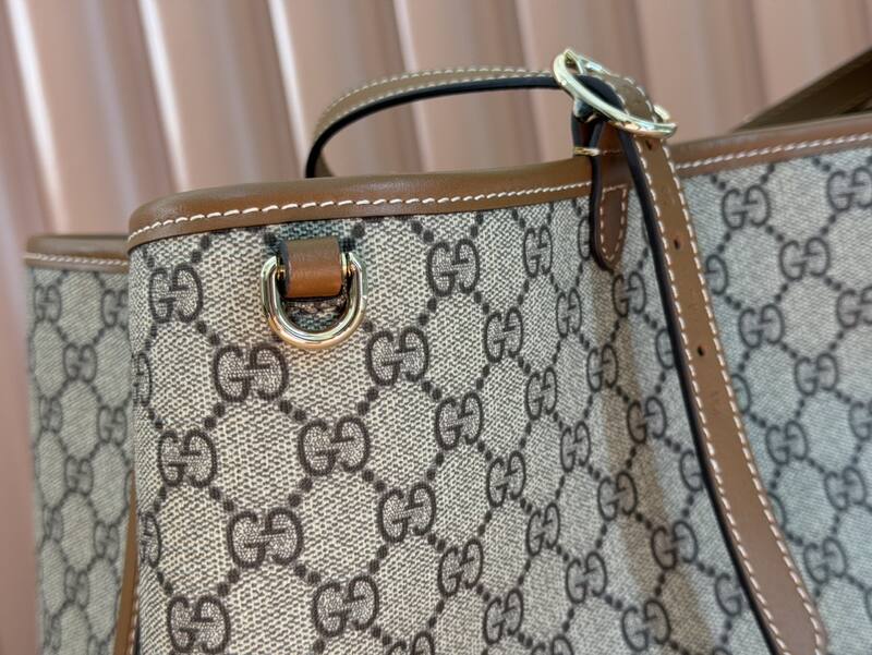 Gucci GG Emblem Beige Ebony GG Supreme with Brown leather trim tote — Top Quality Replica
