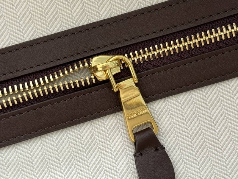 Miu Miu Brown shoulder bag — Premium Replica
