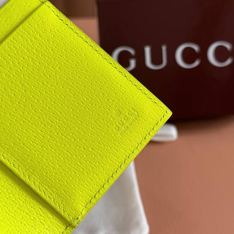 Gucci GG Supreme beige ebony with neon yellow trim everyday — Premium Replica