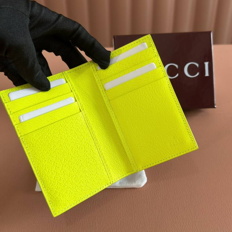 Gucci GG Supreme beige ebony with neon yellow trim everyday — Premium Replica
