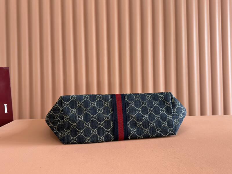 Gucci Giglio GG Supreme canvas with blue and red Web shoulder — 1:1 Replica