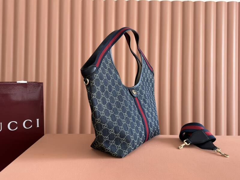 Gucci Giglio GG Supreme canvas with blue and red Web shoulder — 1:1 Replica