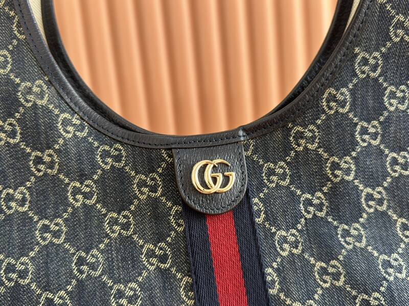 Gucci Giglio GG Supreme canvas with blue and red Web shoulder — 1:1 Replica
