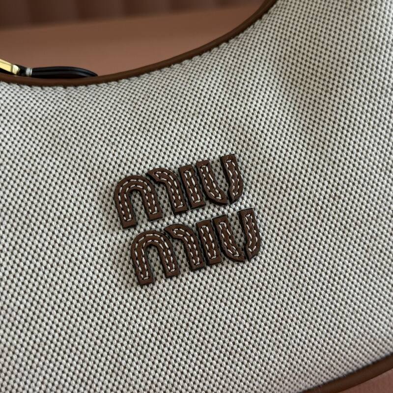 Miu Miu Brown 25x18x10cm shoulder bag — AAA Quality Replica