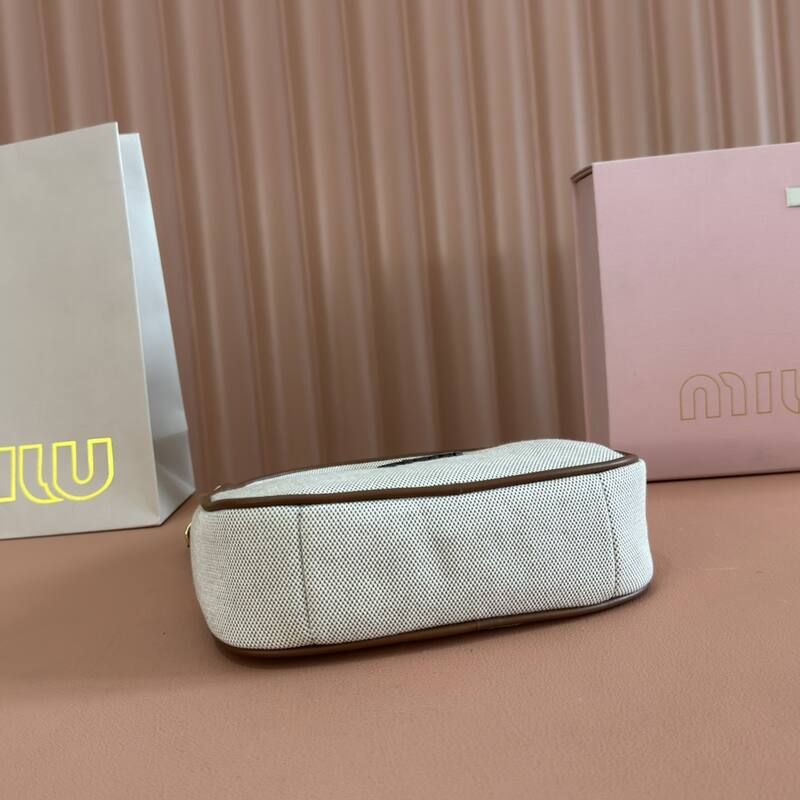 Miu Miu Brown 25x18x10cm shoulder bag — AAA Quality Replica