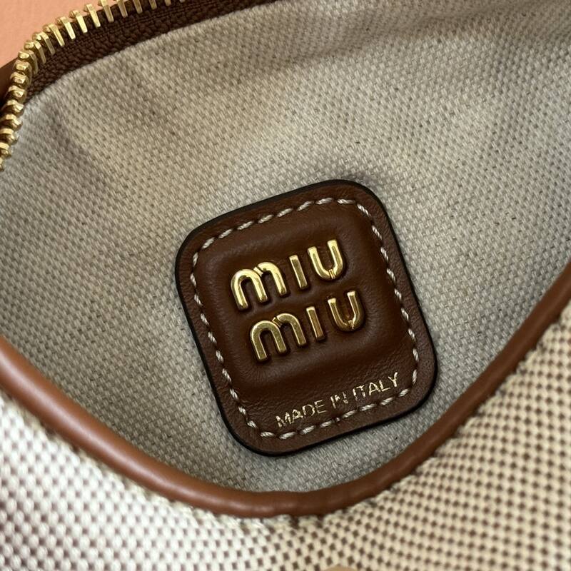 Miu Miu Brown 25x18x10cm shoulder bag — AAA Quality Replica