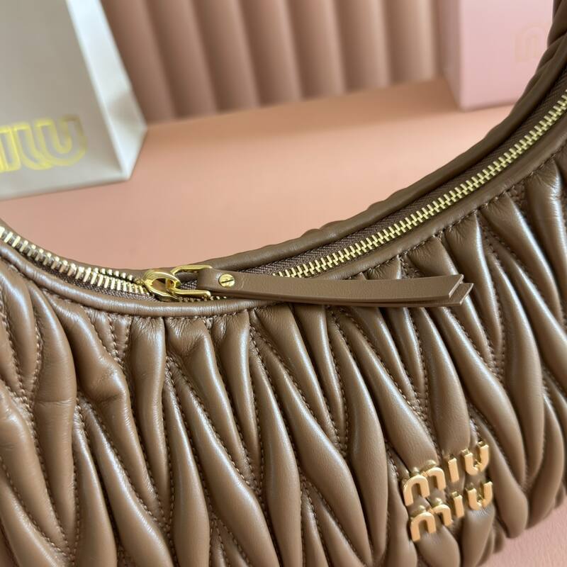 Miu Miu Wander Matelasse Hobo Brown Matelasse Leather 29x24x10cm shoulder — 1:1 Replica