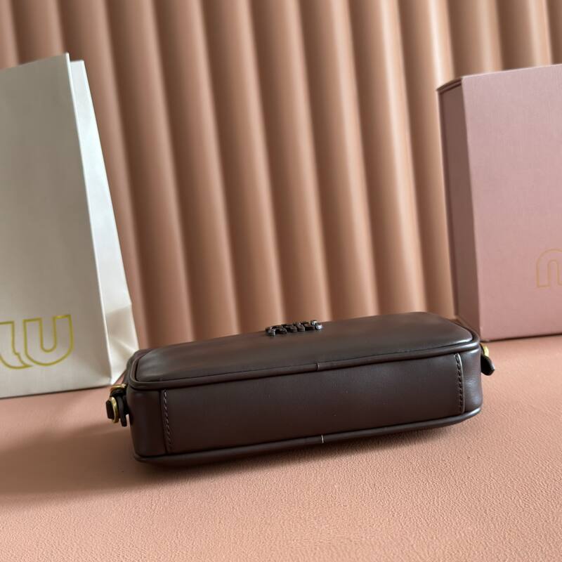 Miu Miu Brown 25x18x10cm shoulder bag — Premium Replica