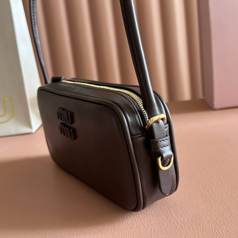 Miu Miu Brown 25x18x10cm shoulder bag — Premium Replica