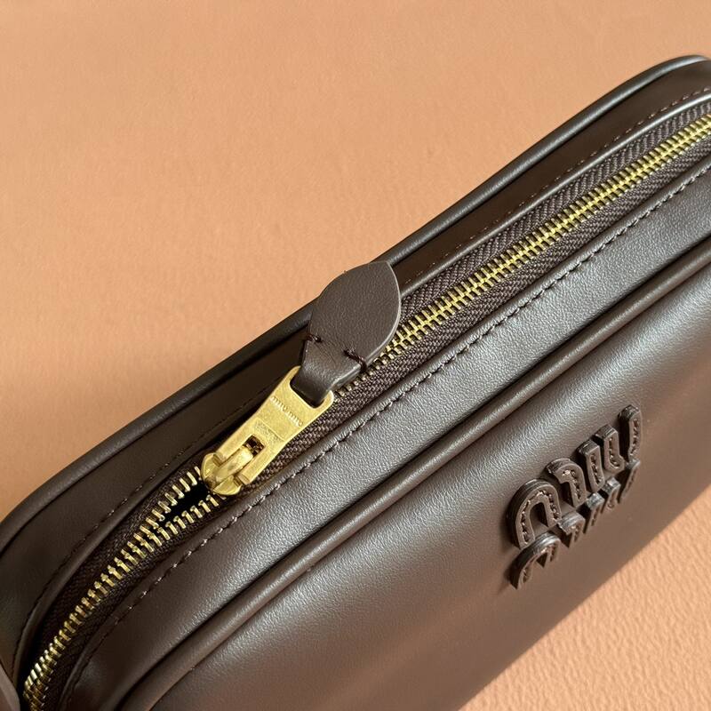 Miu Miu Brown 25x18x10cm shoulder bag — Premium Replica