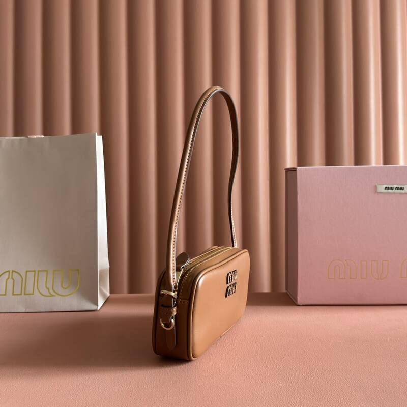 Miu Miu Brown 25x18x10cm shoulder bag — Premium Replica