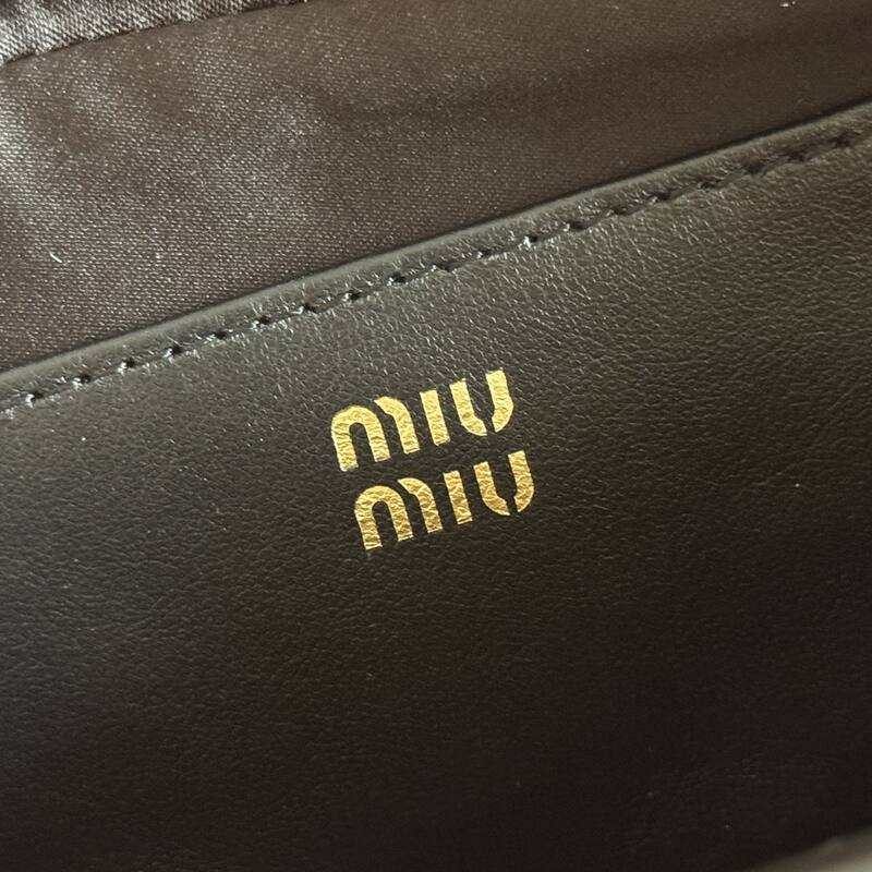 Miu Miu Black 25x18x10cm shoulder bag — Premium Replica