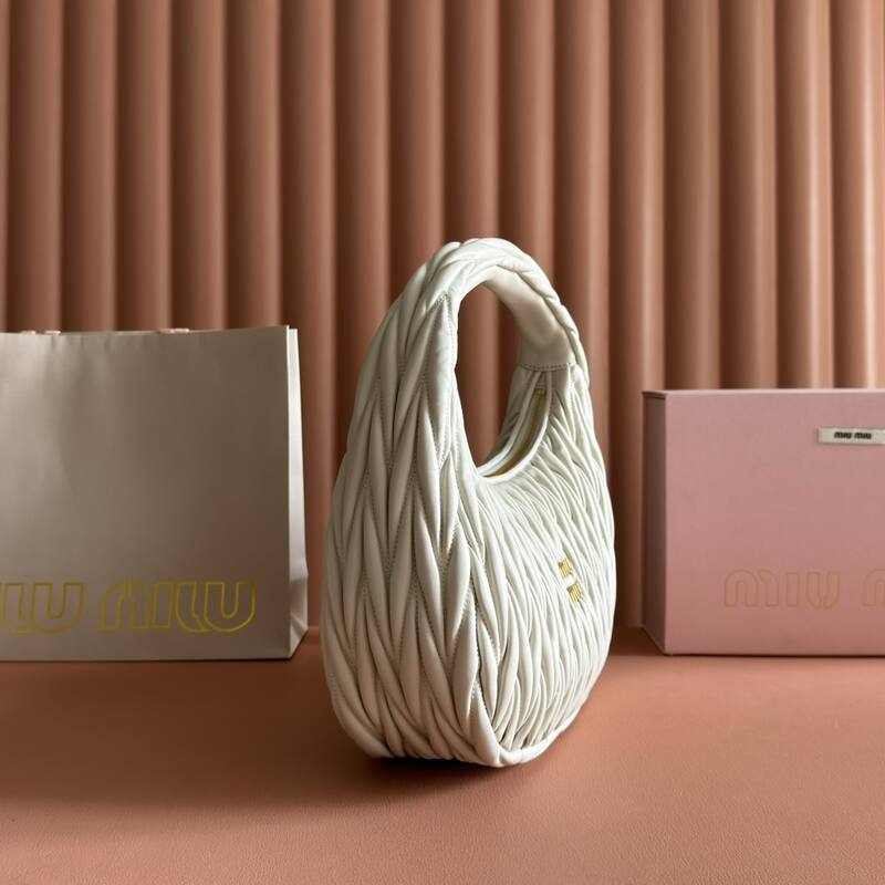 Miu Miu Wander White Matelasse Leather 29x24x10cm shoulder — Top Quality Replica