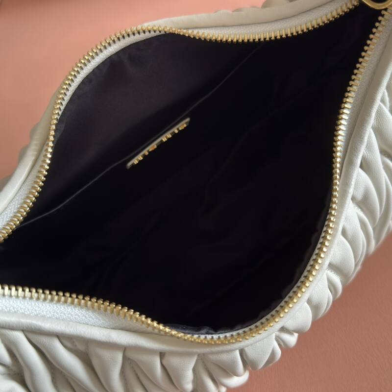 Miu Miu Wander White Matelasse Leather 29x24x10cm shoulder — Top Quality Replica