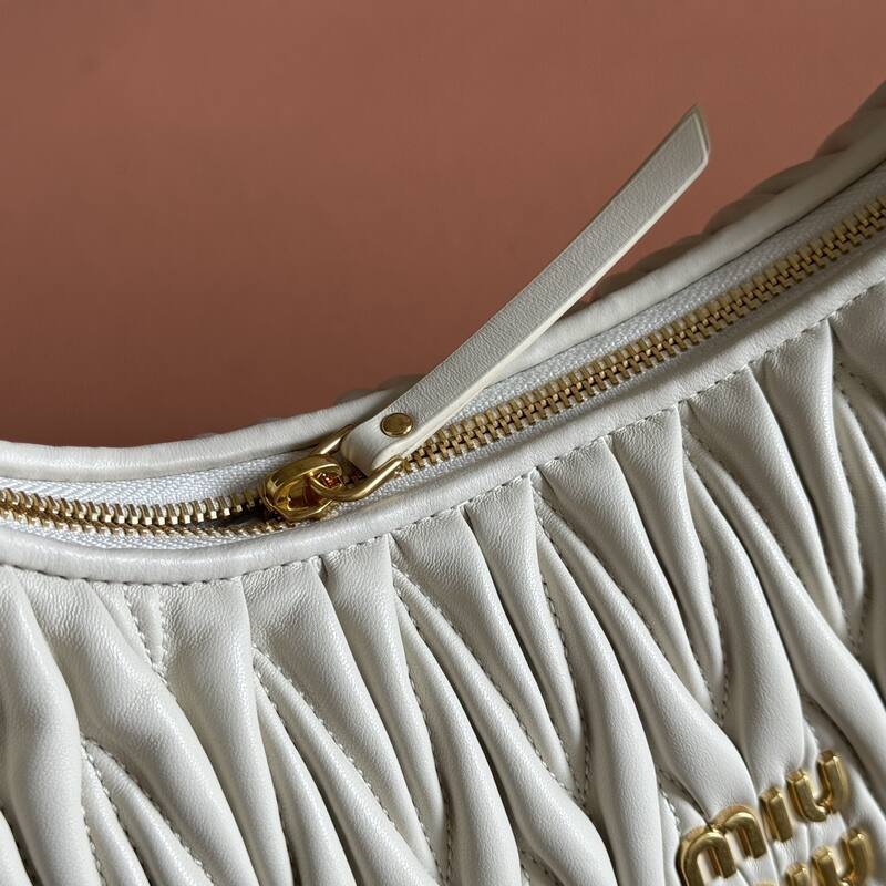 Miu Miu Wander White Matelasse Leather 29x24x10cm shoulder — Top Quality Replica