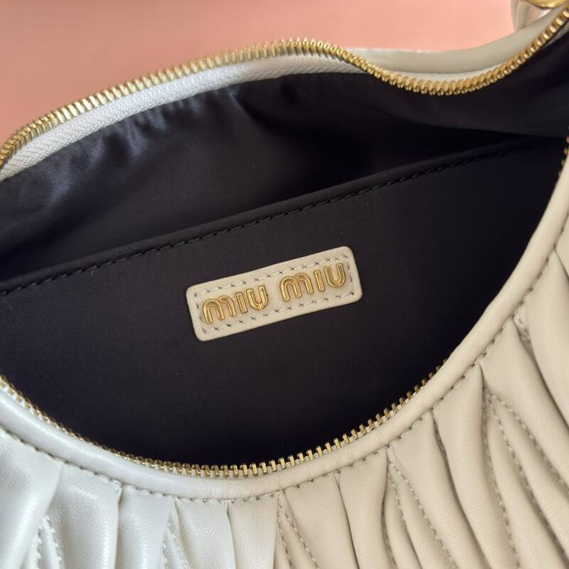 Miu Miu Wander White Matelasse Leather 29x24x10cm shoulder — Top Quality Replica