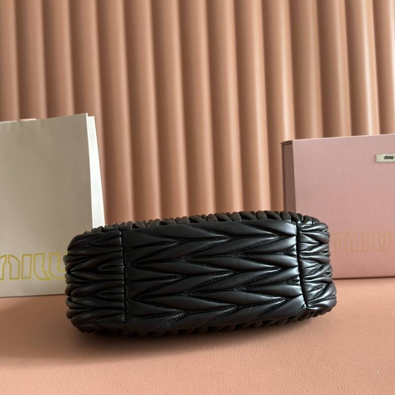 Miu Miu Wander Black Matelasse Leather 29x24x10cm shoulder — Top Quality Replica