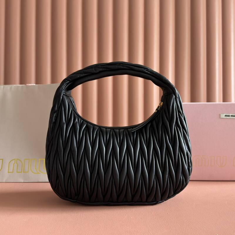 Miu Miu Wander Black Matelasse Leather 29x24x10cm shoulder — Top Quality Replica