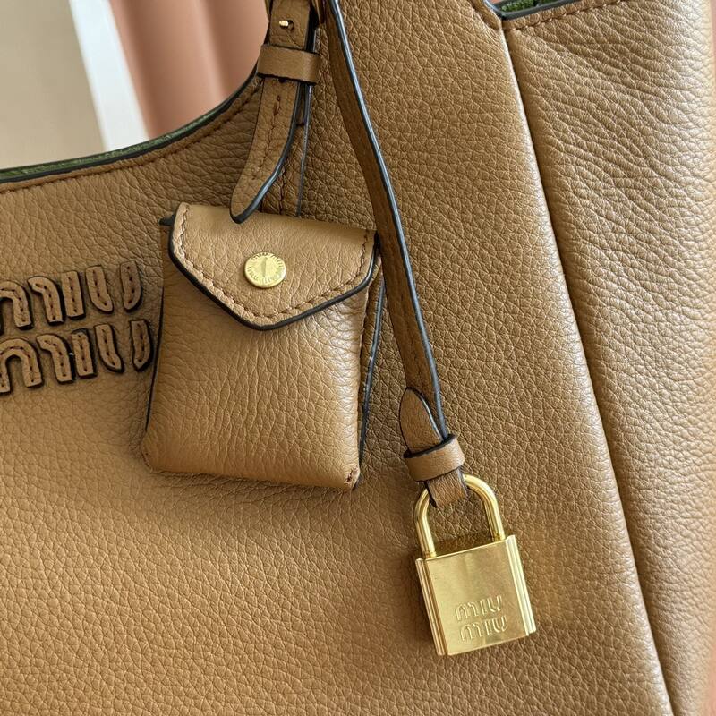 Miu Miu Brown 25x18x10cm shoulder bag — 1:1 Replica