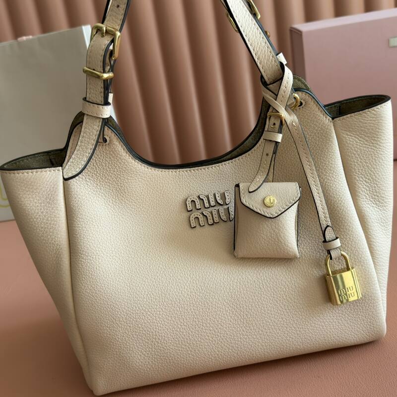 Miu Miu Beige 25x18x10cm shoulder bag — 1:1 Replica
