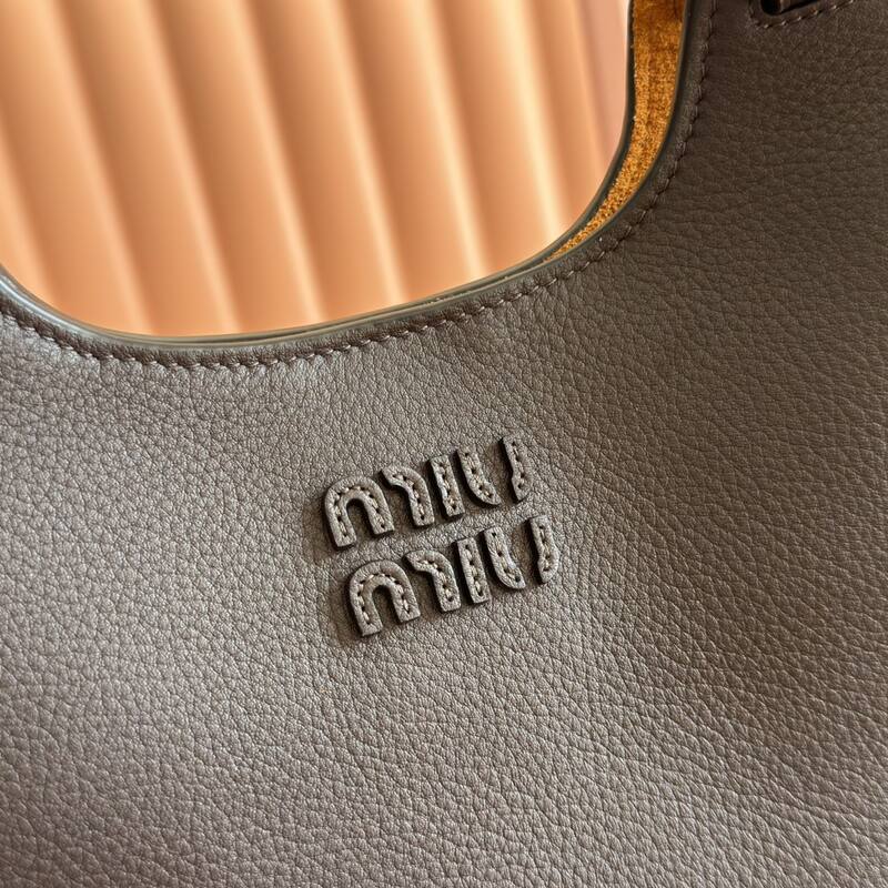 Miu Miu Brown 25x18x10cm shoulder bag — Top Quality Replica