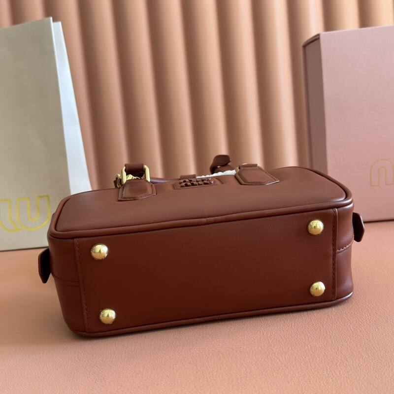 Miu Miu Brown 25x18x10cm shoulder bag — AAA Quality Replica