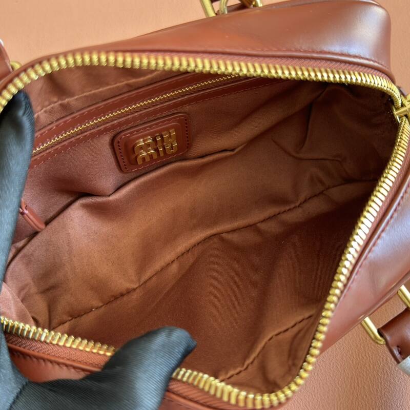 Miu Miu Brown 25x18x10cm shoulder bag — AAA Quality Replica