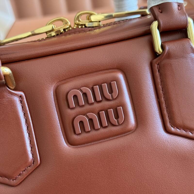 Miu Miu Brown 25x18x10cm shoulder bag — AAA Quality Replica