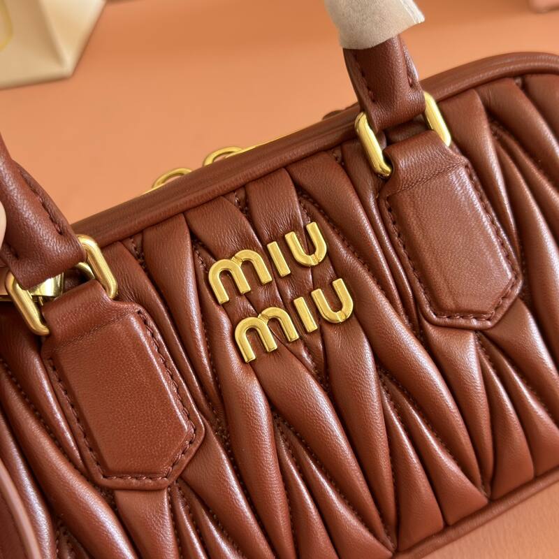 Miu Miu Brown 25x18x10cm shoulder bag — AAA Quality Replica