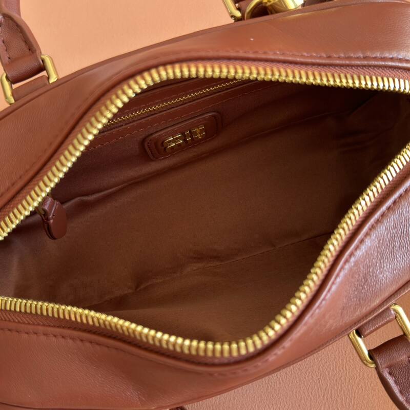 Miu Miu Brown 25x18x10cm shoulder bag — AAA Quality Replica