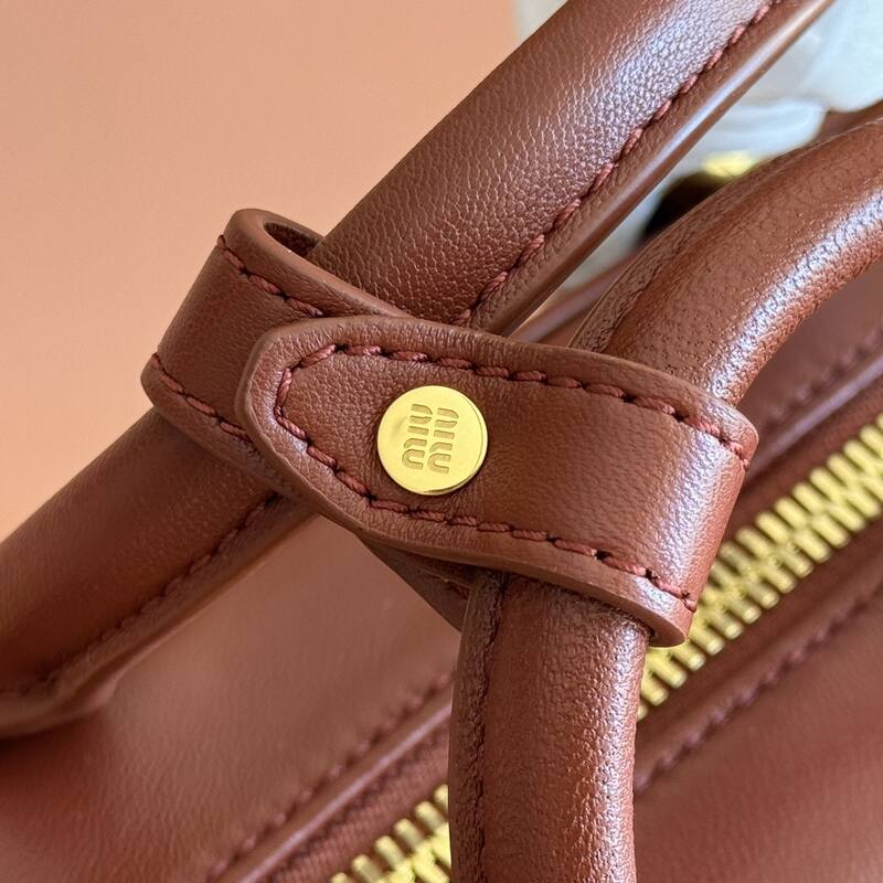 Miu Miu Brown 25x18x10cm shoulder bag — AAA Quality Replica