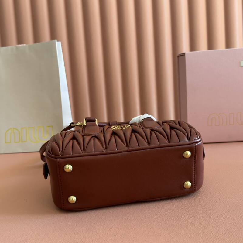 Miu Miu Brown 25x18x10cm shoulder bag — AAA Quality Replica