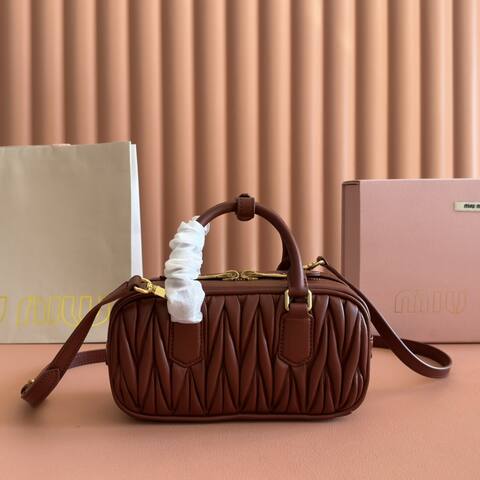 Miu Miu Brown 25x18x10cm shoulder bag AAA Quality Replica