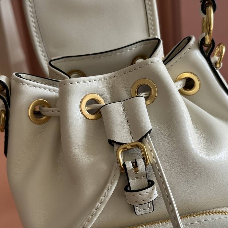 Miu Miu White shoulder bag — Top Quality Replica
