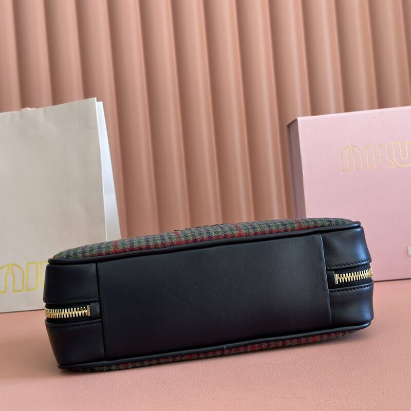 Miu Miu Black shoulder bag — 1:1 Replica