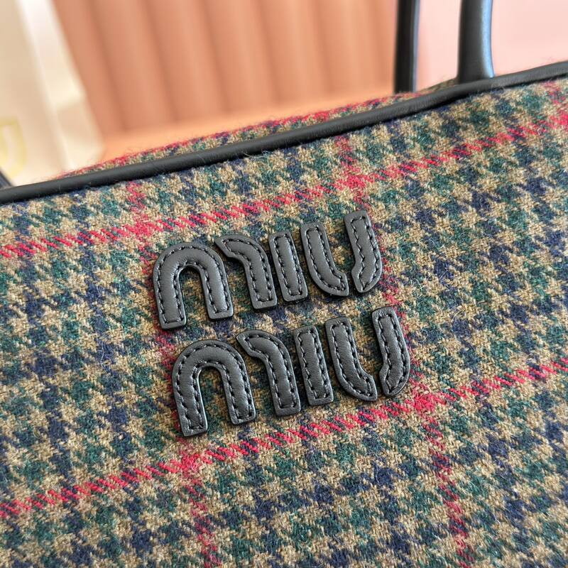 Miu Miu Black shoulder bag — 1:1 Replica