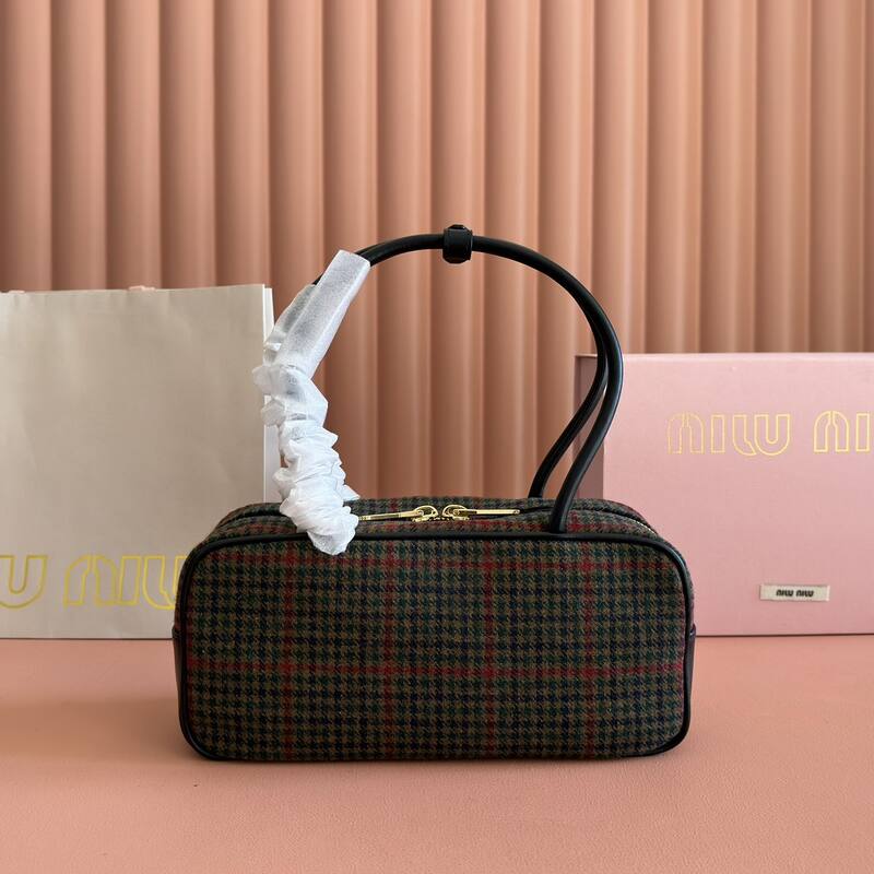 Miu Miu Black shoulder bag — 1:1 Replica