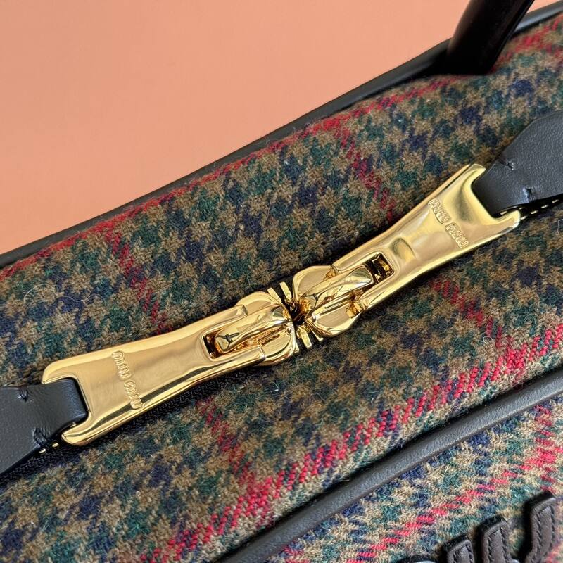 Miu Miu Black shoulder bag — 1:1 Replica