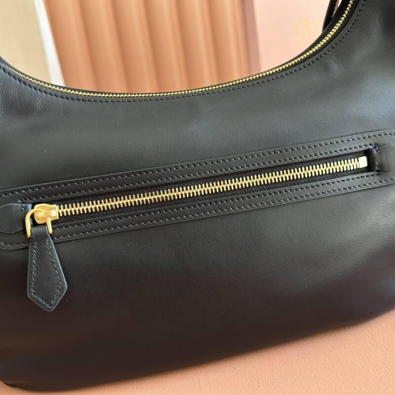 Miu Miu Black shoulder bag — Top Quality Replica