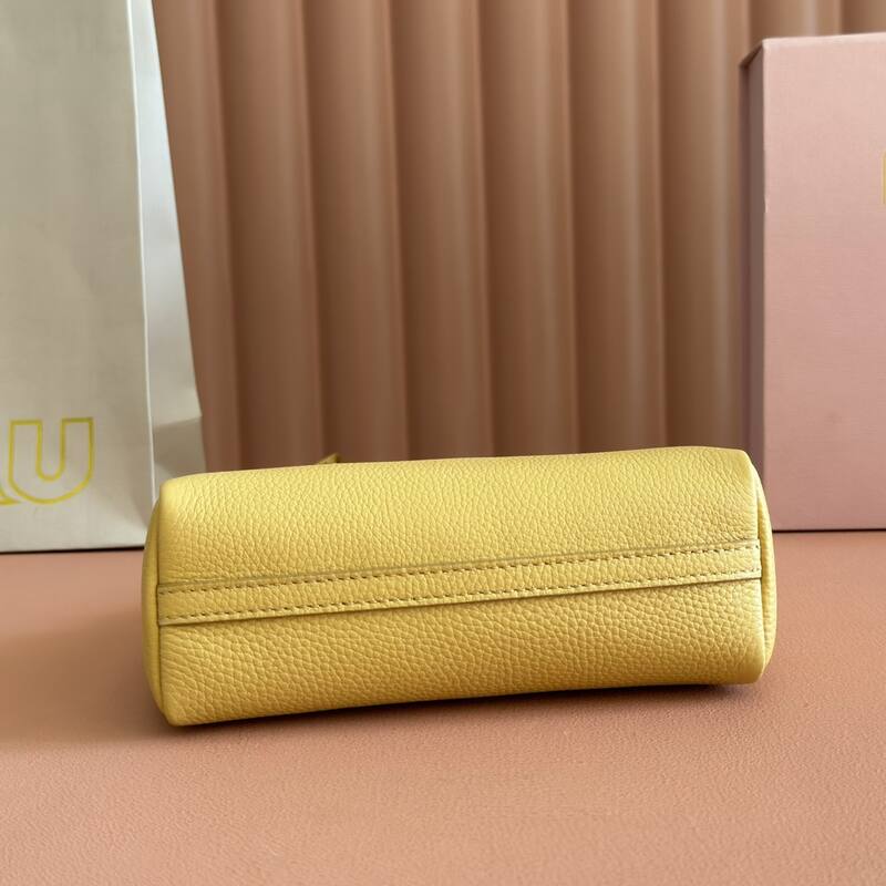 Miu Miu 25x18x10cm shoulder bag — Top Quality Replica