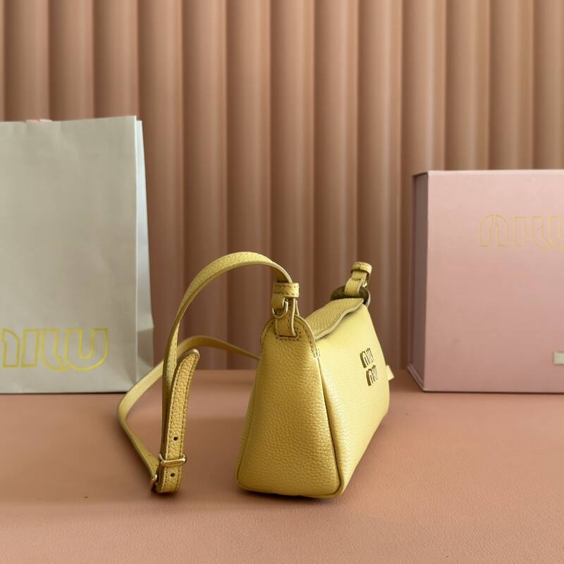 Miu Miu 25x18x10cm shoulder bag — Top Quality Replica