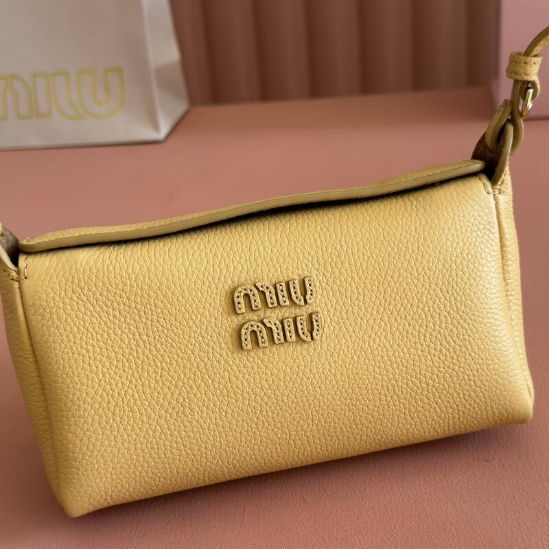 Miu Miu 25x18x10cm shoulder bag — Top Quality Replica